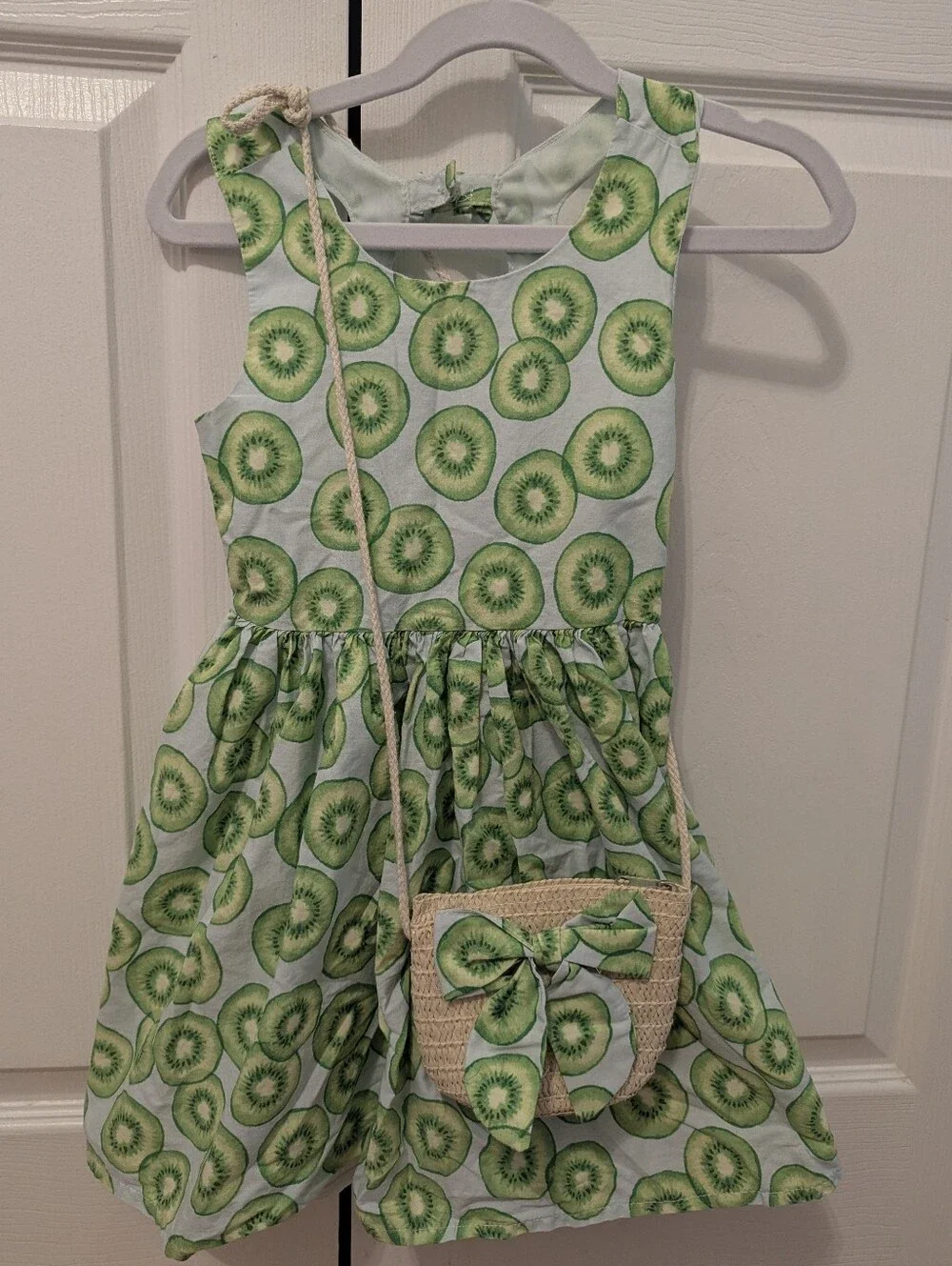 Tahari Girls Kiwi Dress And Matching Straw Purse Size 5